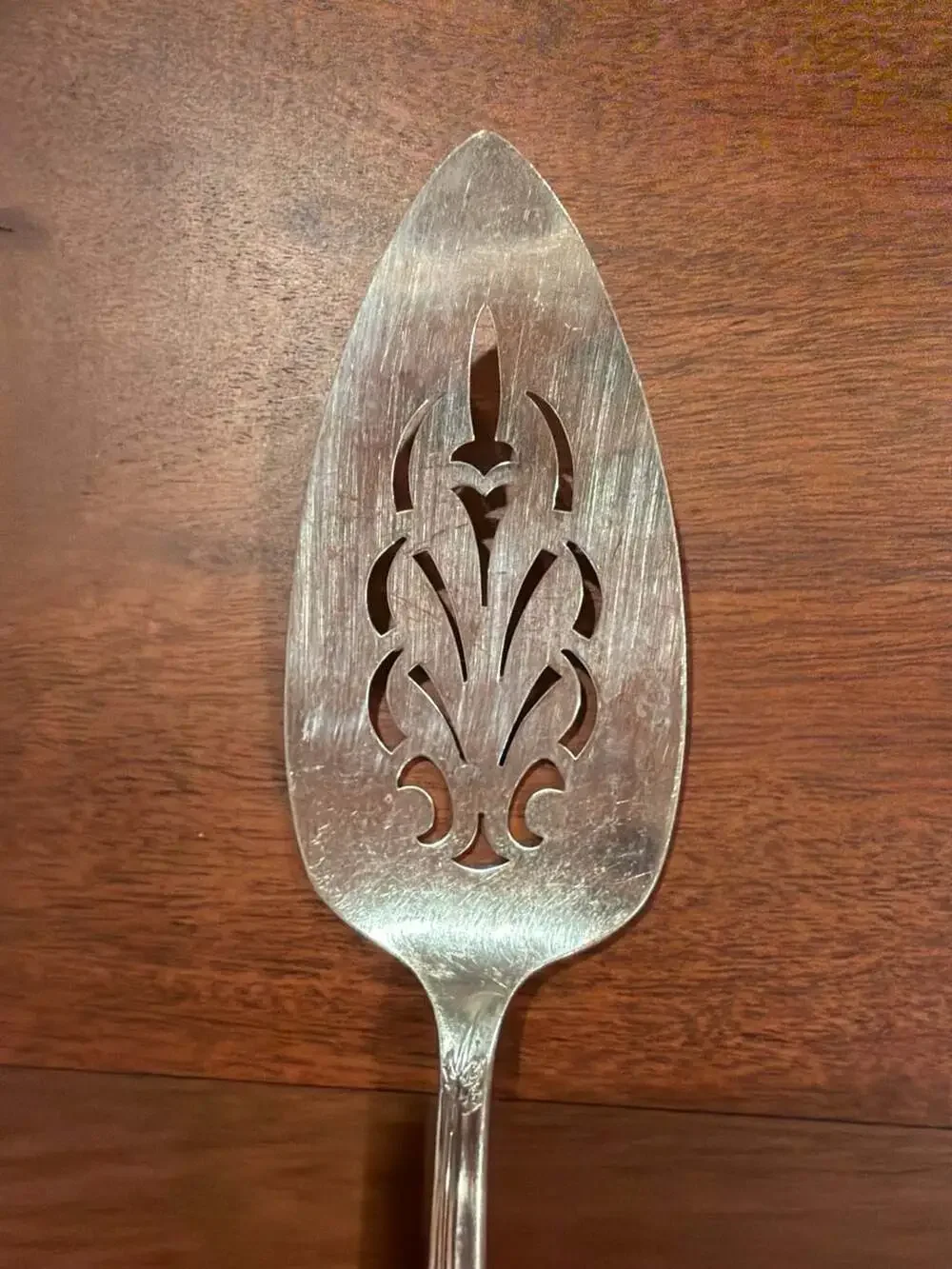 Vintage Wm. Rogers Silverplate Pierced Pie Cake Server Silver Tulip Pattern - Picture 2 of 5